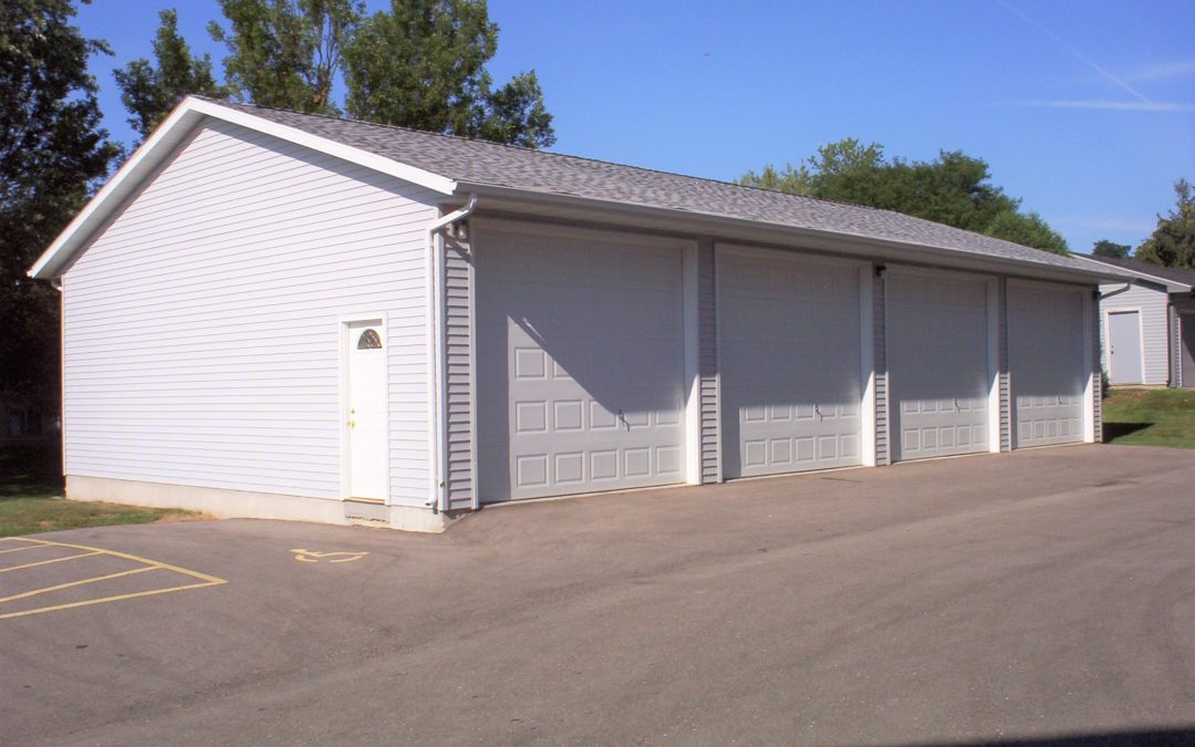 Large Garage – 6748 Jacobs Way, Madison