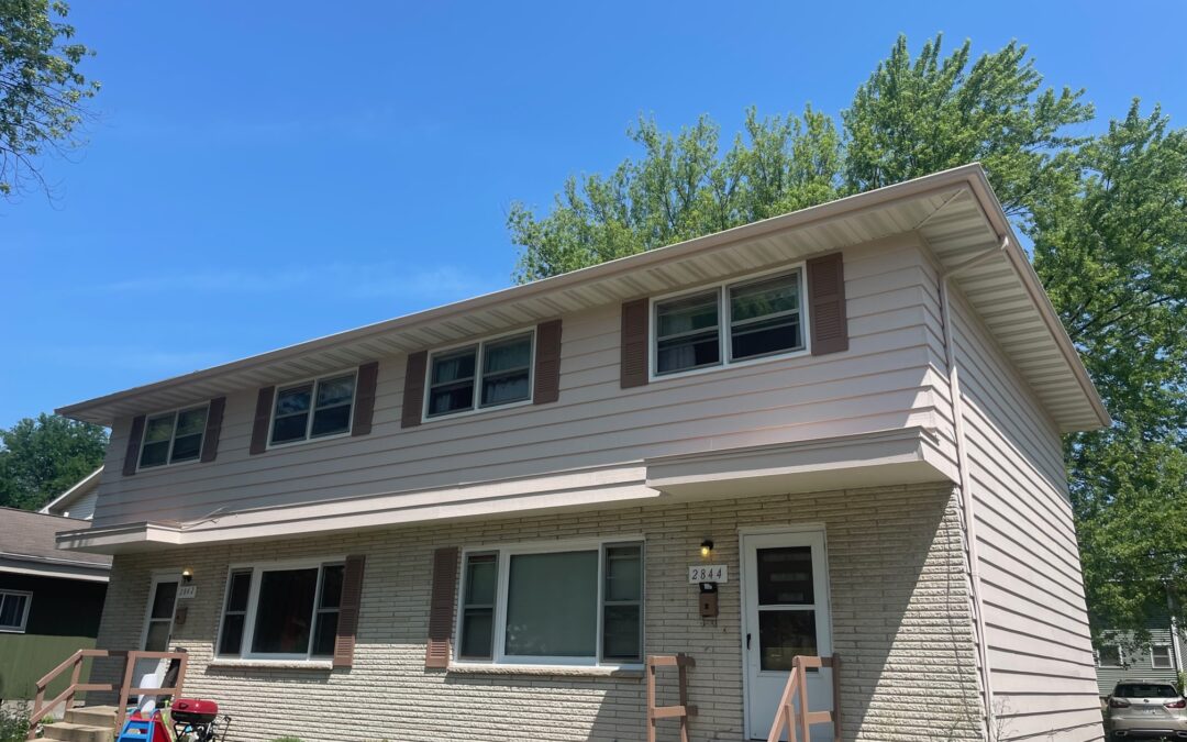 3Bed/1.5Bath – 2844 Dahle St