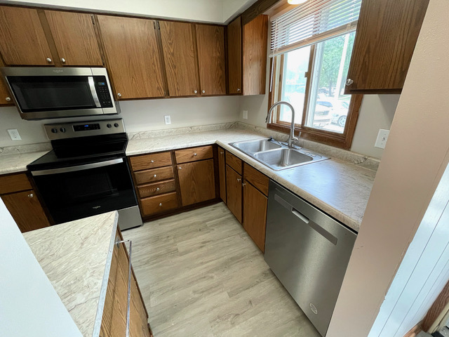 2Bed/1.5Bath – 214 Swanton Rd, Madison, WI