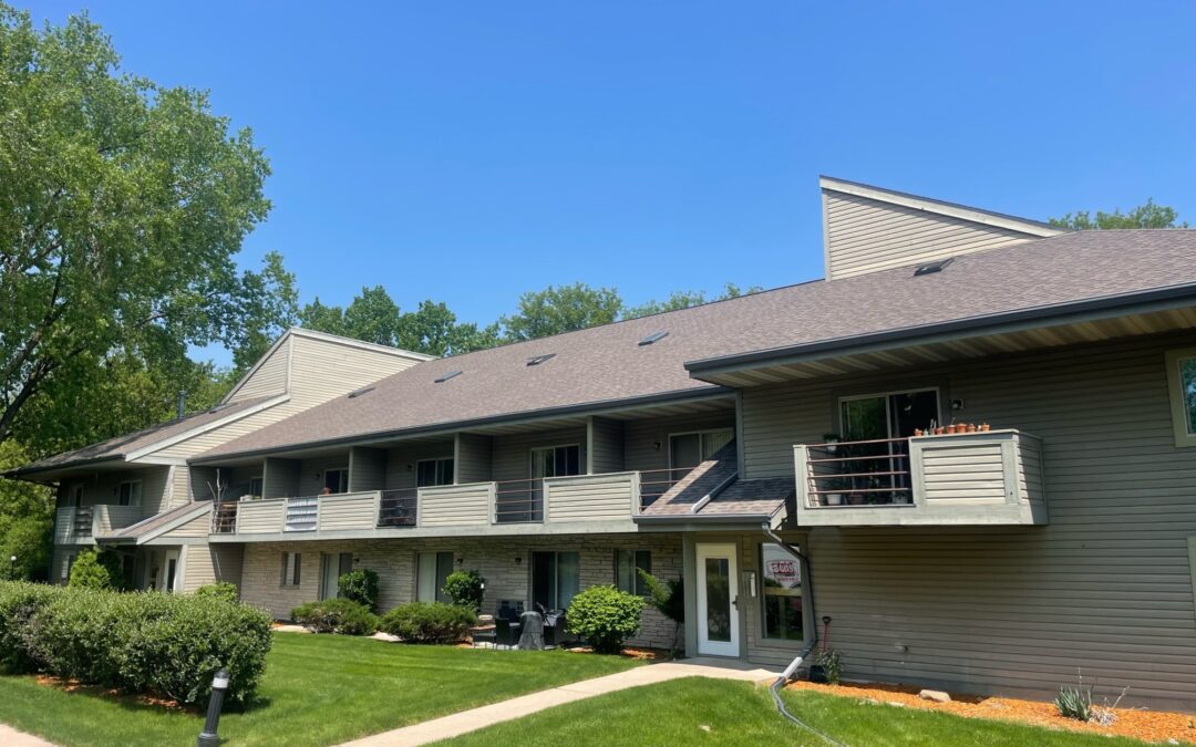 2Bed/2Bath Loft – 2411 Tawhee #216